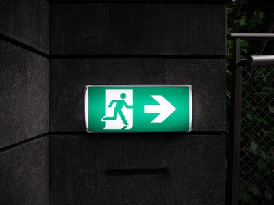 888 CEO Exits After Internal Probe Discovers AML-KYC Failures